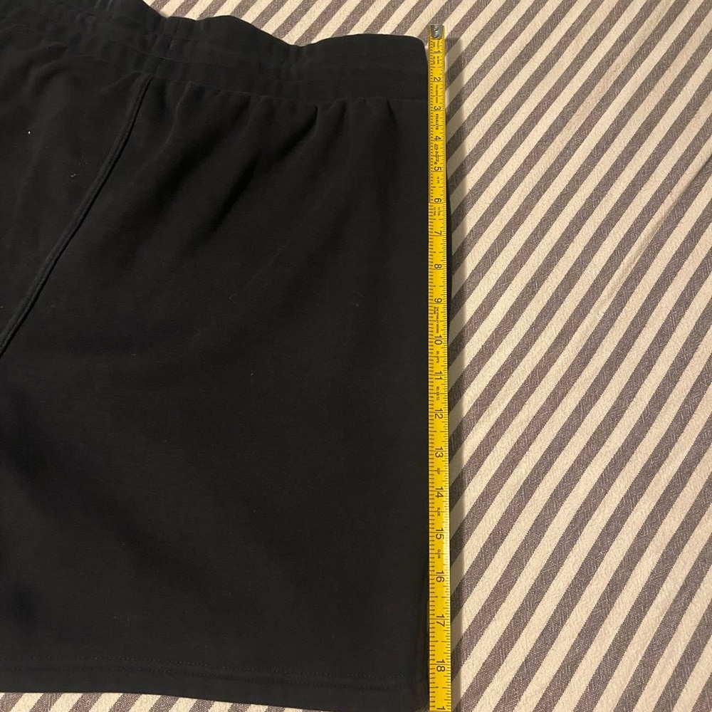 Fabletics short bundle - Picture 16 of 17